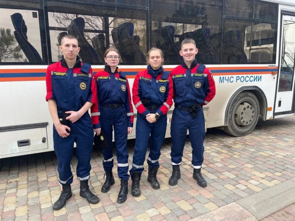 Студенты ПСК участвуют в ликвидации разлива нефти Студенты ПСК участвуют в ликвидации разлива нефти